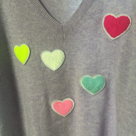 Purple Heart-Embellished Women's 100% cashmere oversized Sweater. - Picture 4 of 7